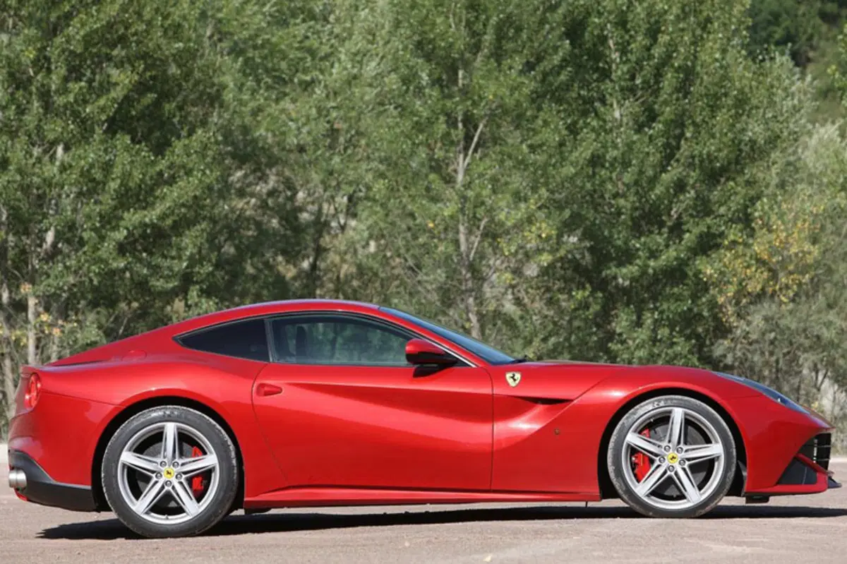 Ferrari F12 Coupé F12berlinetta (26)