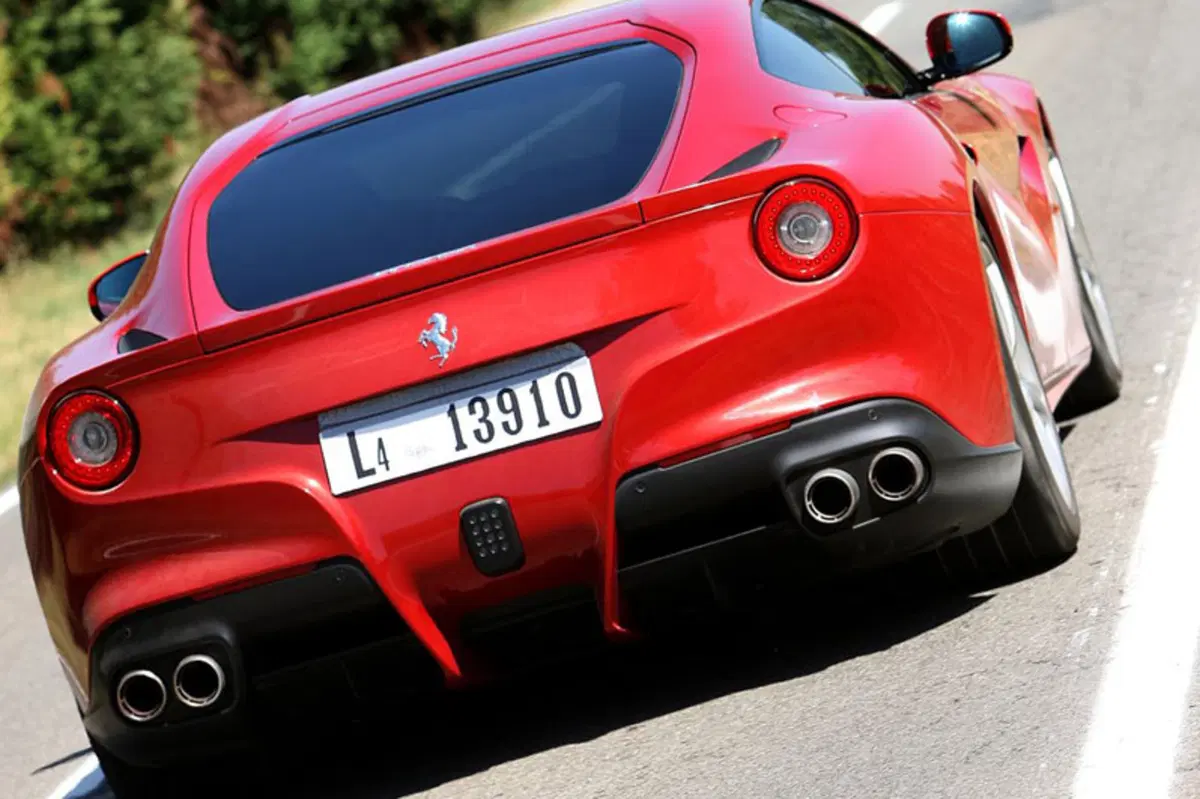 Ferrari F12 Coupé F12berlinetta (30)