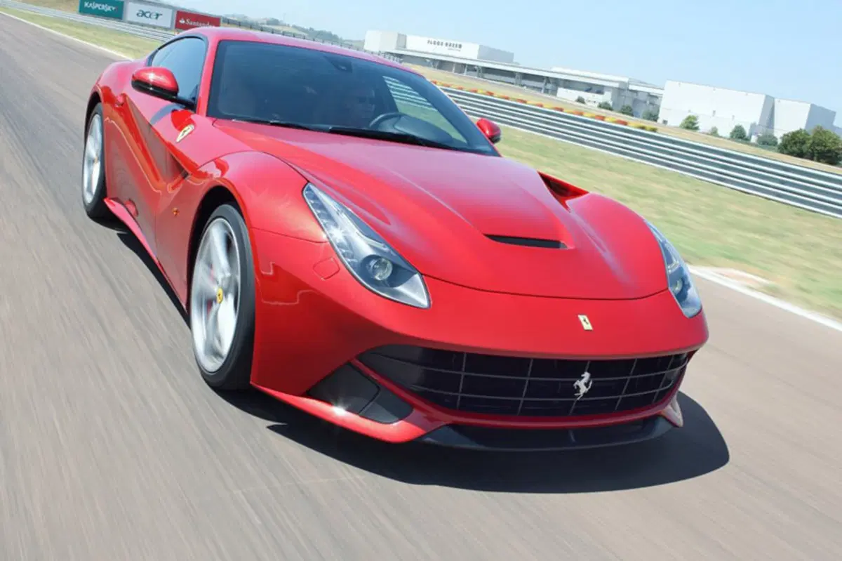 Ferrari F12 Coupé F12berlinetta (38)