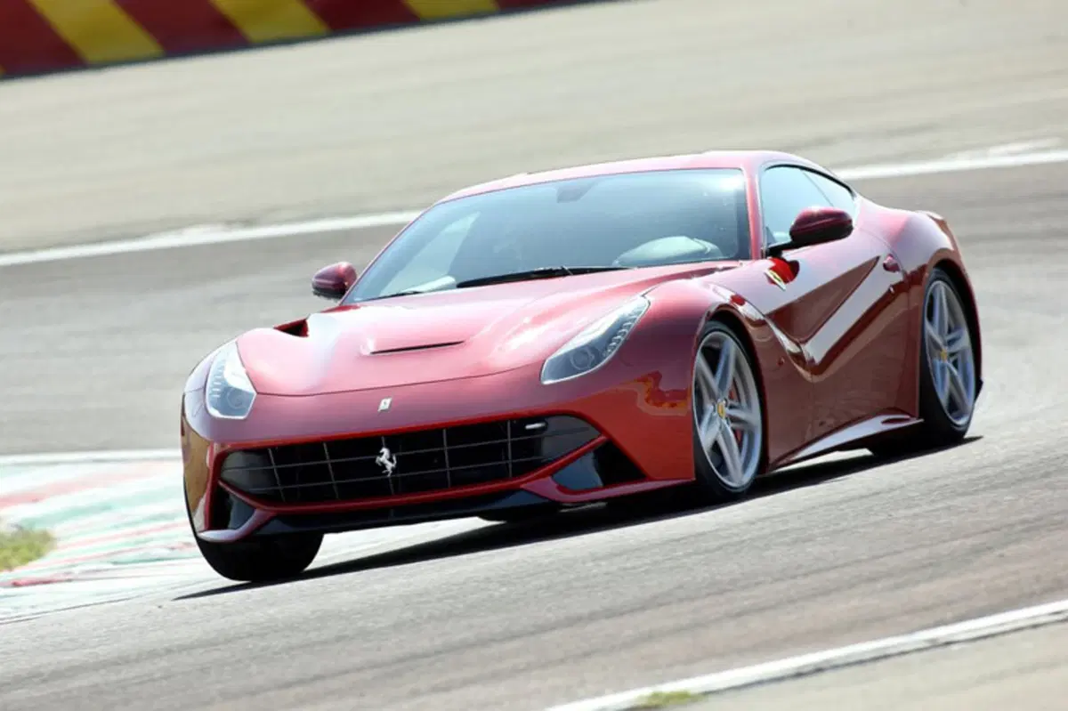 Ferrari F12 Coupé F12berlinetta (39)