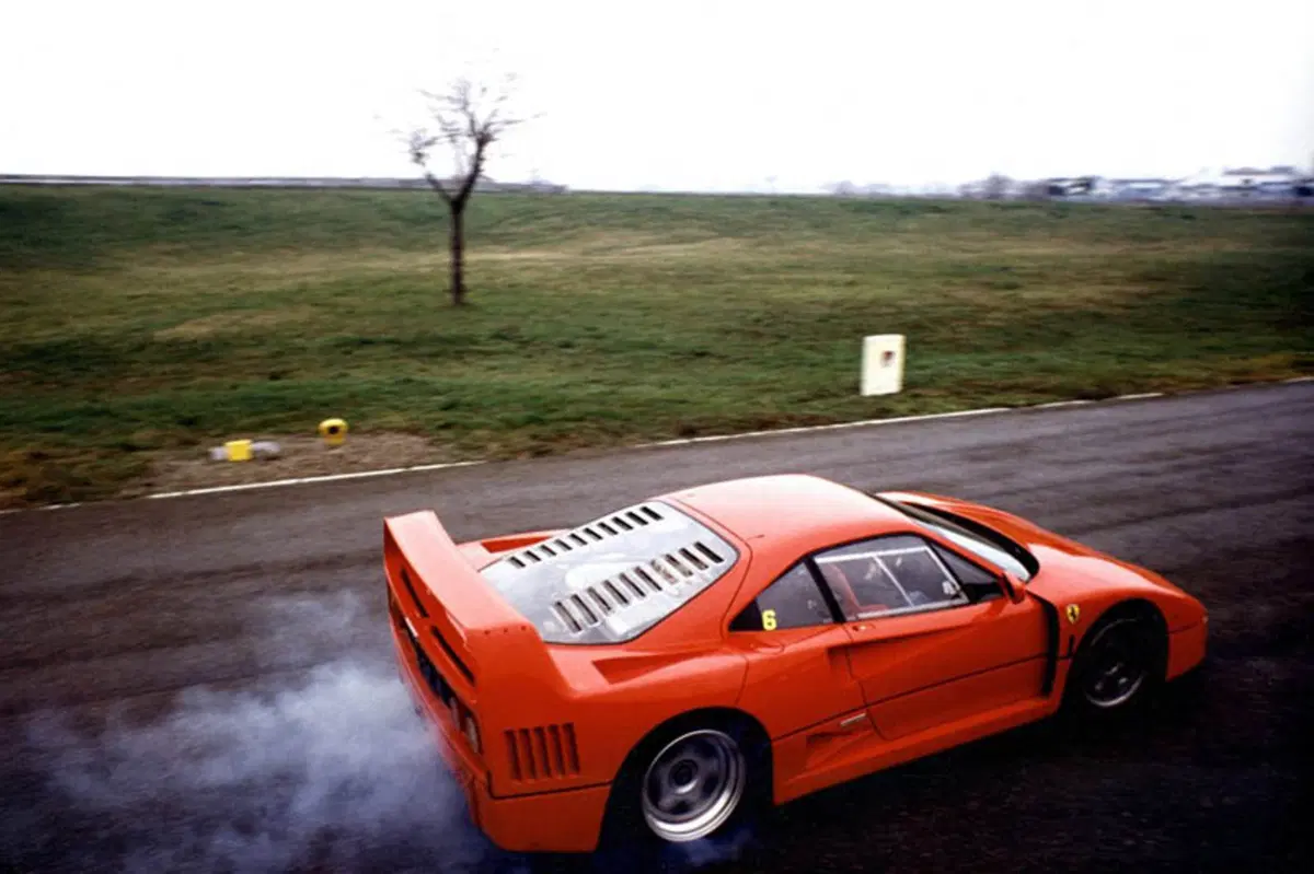 Ferrari F40 Coupé (1988-93) (16)