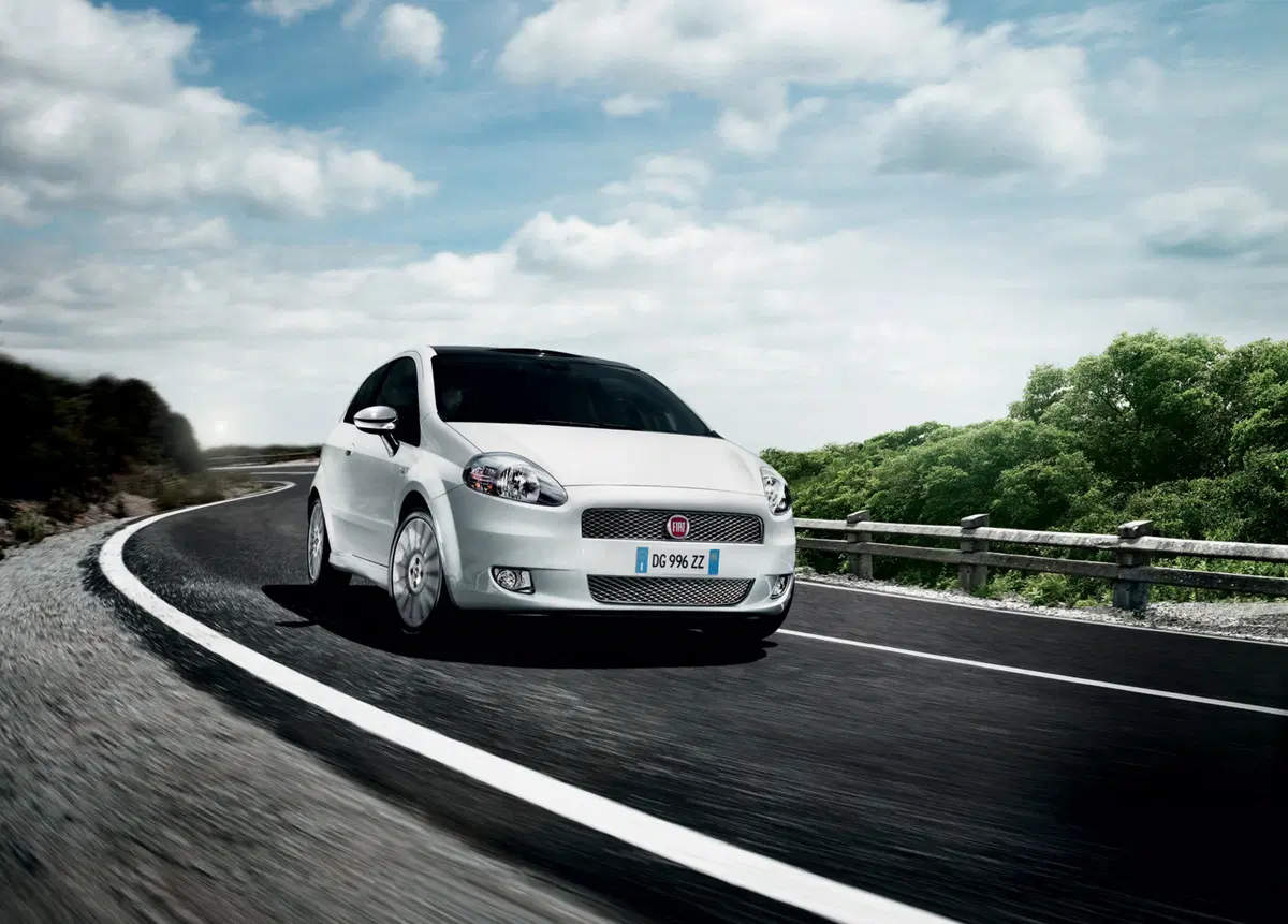 Fiat Grande Punto 1.3 MJT 90 CV 3 porte Dynamic (3)