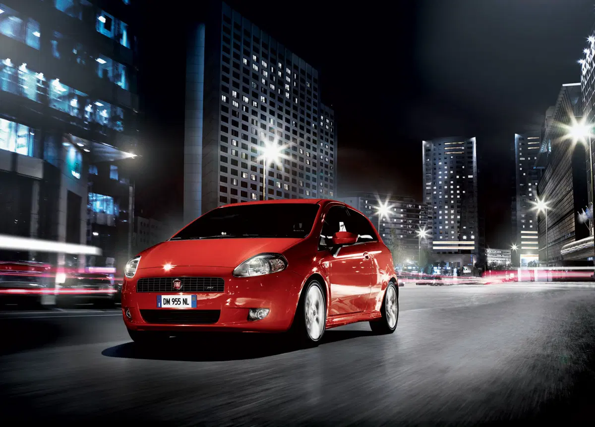 Fiat Grande Punto 1.3 MJT 90 CV 3 porte Dynamic (6)