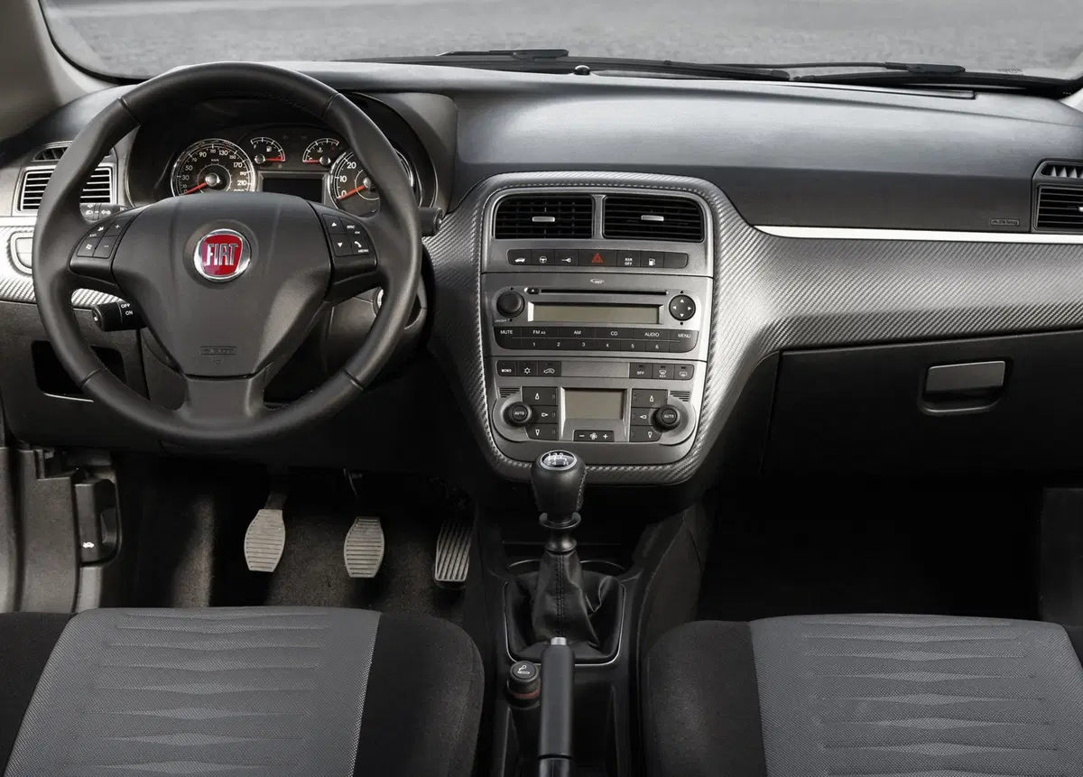 Fiat Grande Punto 1.3 MJT 90 CV 3 porte Dynamic (8)