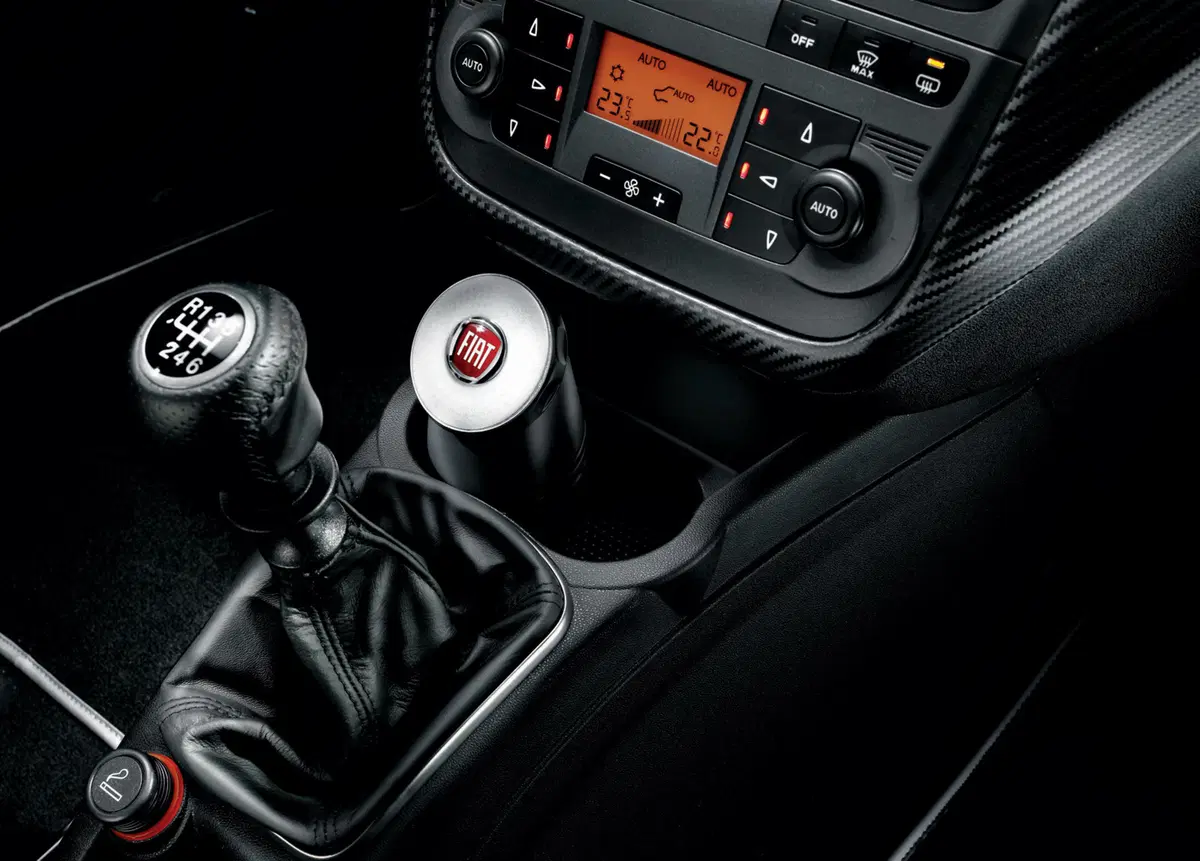 Fiat Grande Punto 1.3 MJT 90 CV 3 porte Dynamic (11)