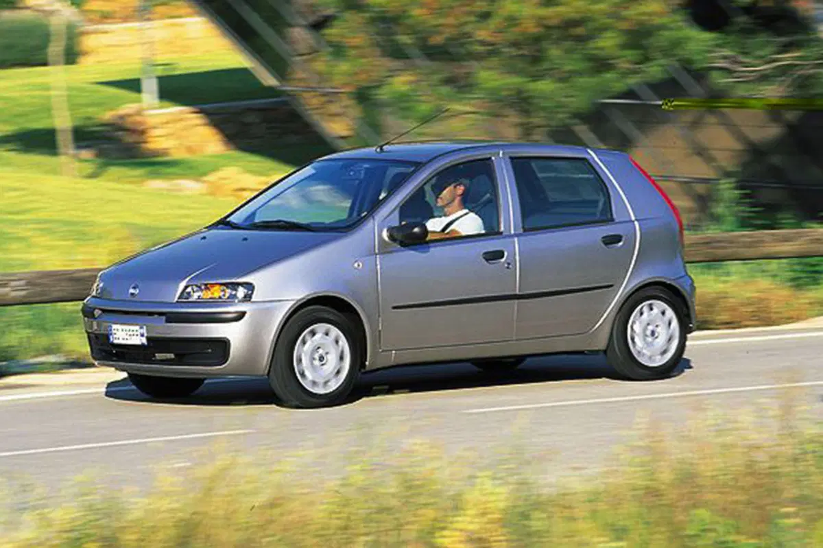 Fiat Punto 1.2i cat 3 porte (4)