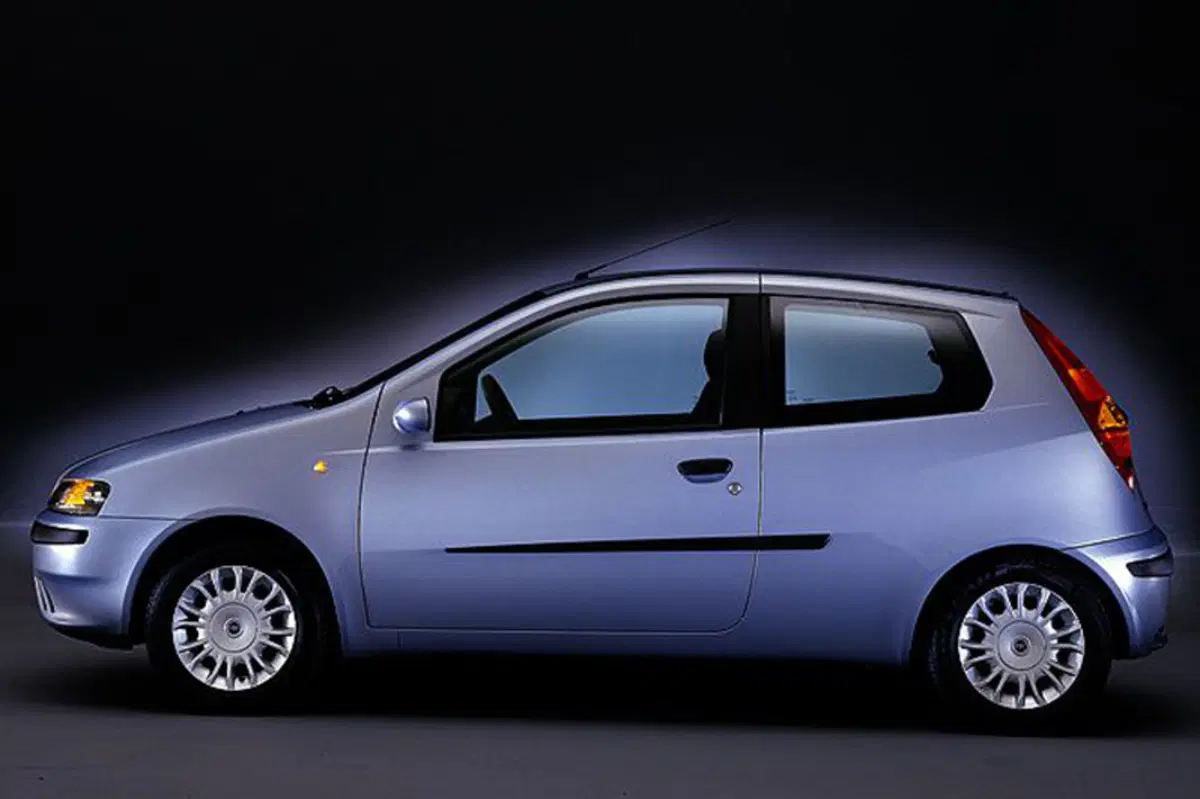 Fiat Punto 1.2i cat 3 porte (6)