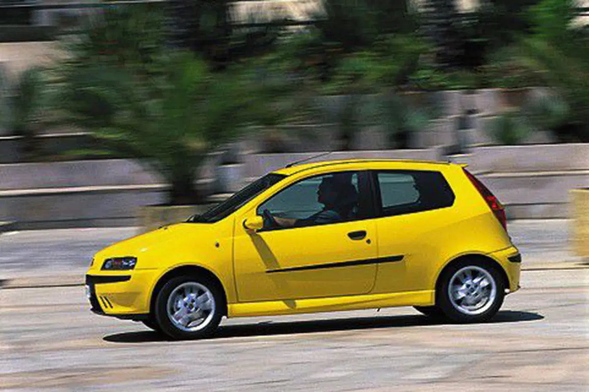 Fiat Punto 1.2i cat 3 porte (7)