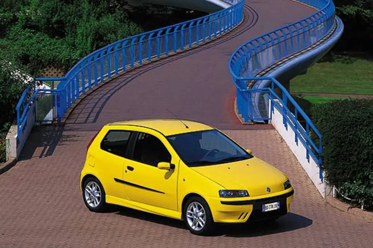Fiat Punto 1.2i cat 3 porte (8)