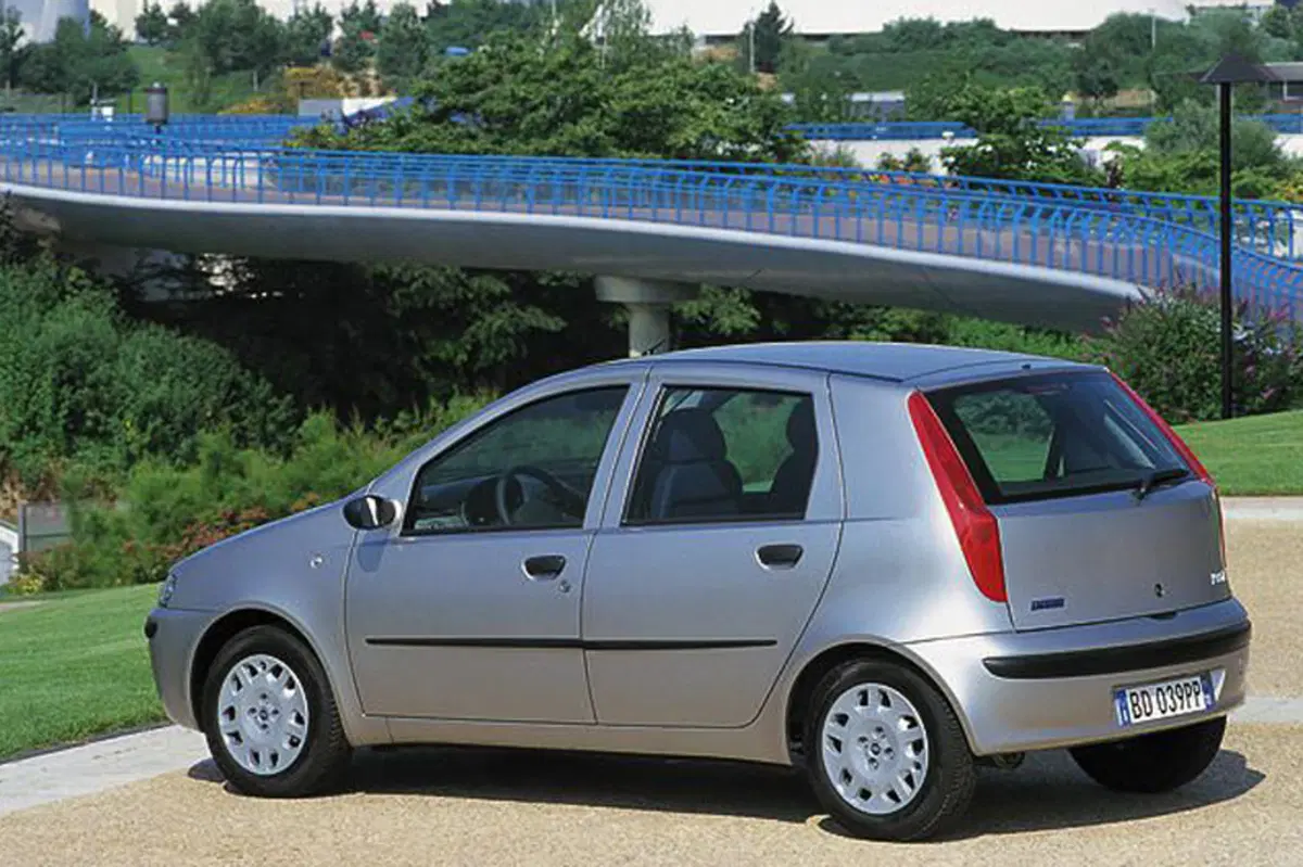 Fiat Punto 1.2i cat 3 porte (9)