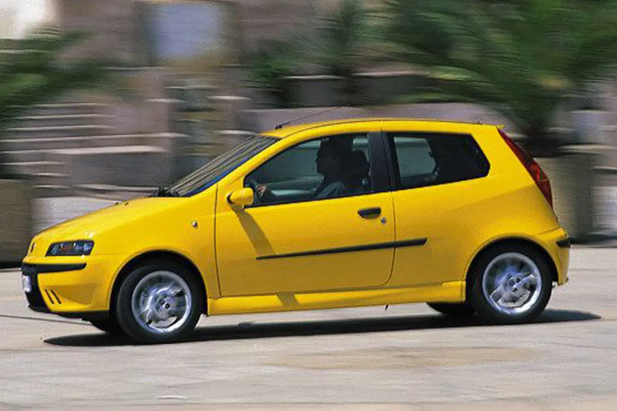 Fiat Punto 1.2i cat 3 porte (10)