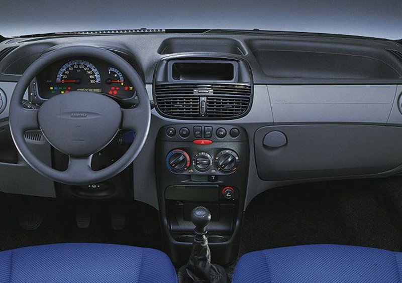Fiat Punto (1999-03) (14)