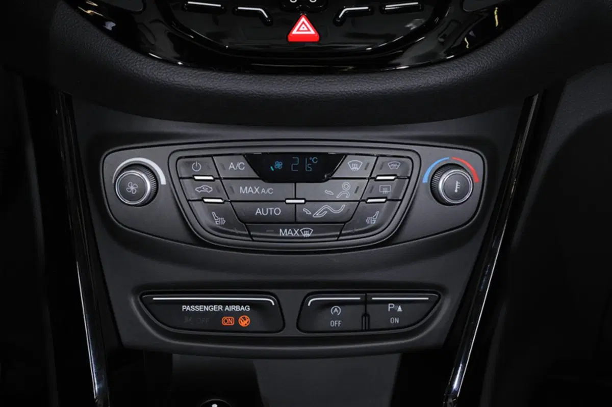 Ford B-Max B-Max 1.6 TDCi 95 CV Titanium (18)