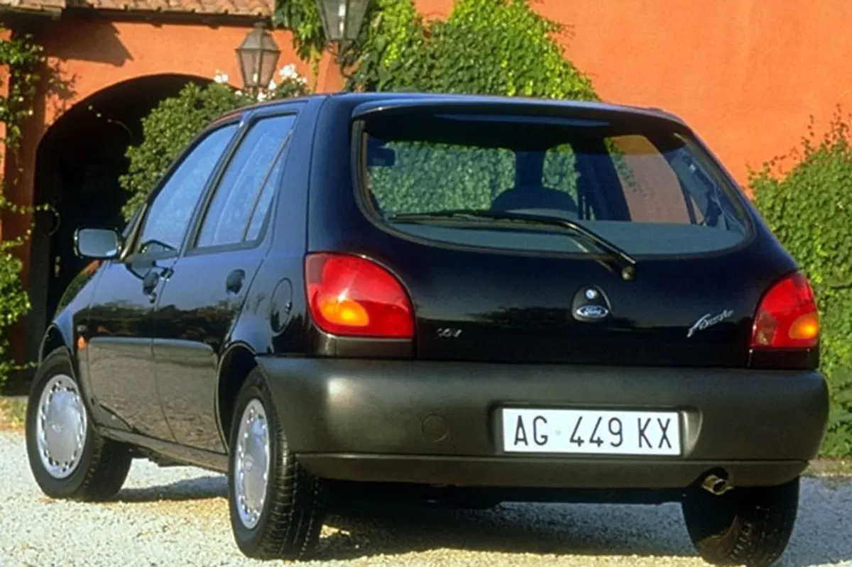 Ford Fiesta (1995-02) (9)