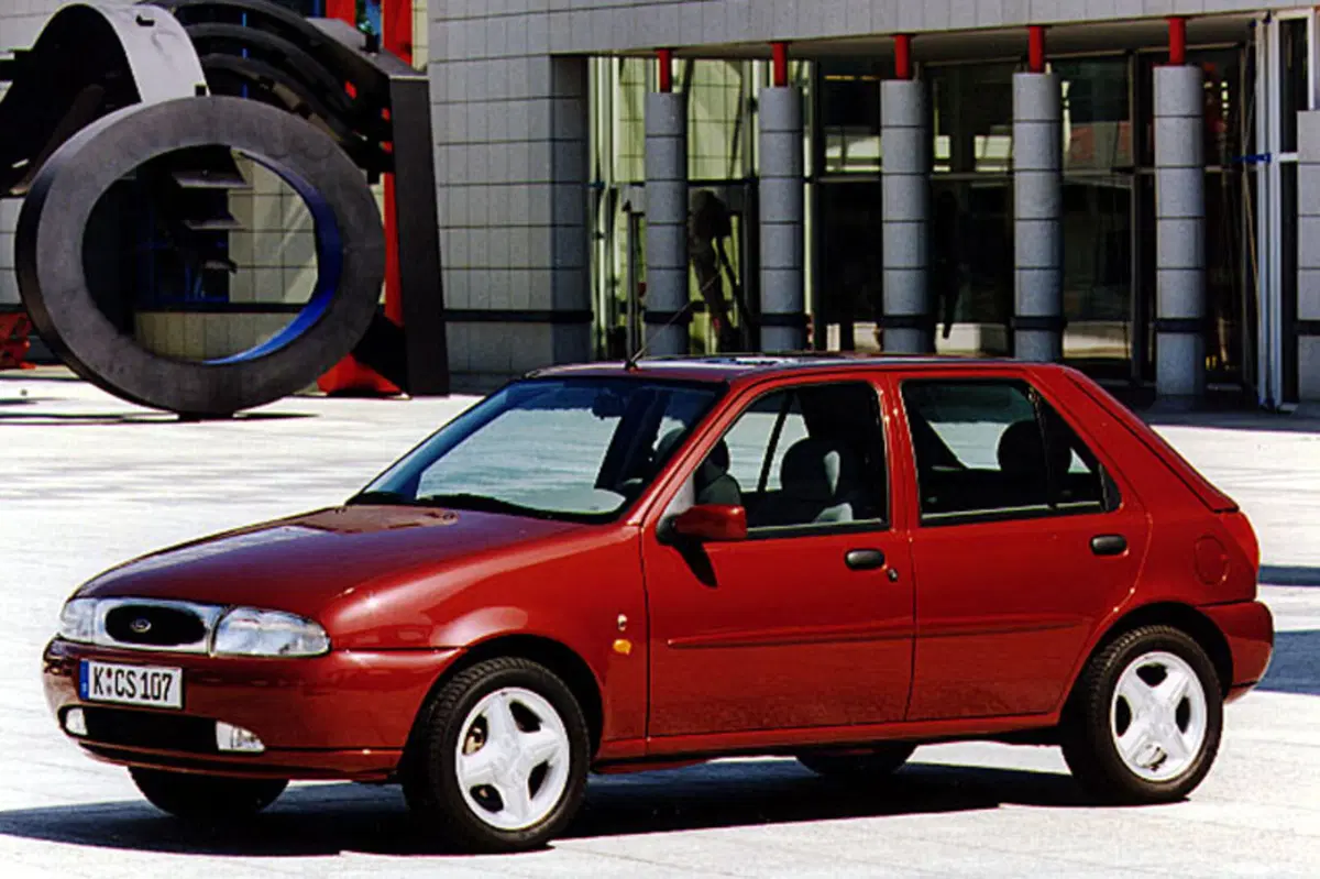 Ford Fiesta (1995-02) (10)