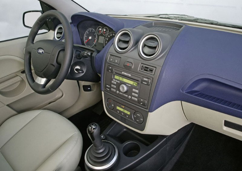 Ford Fiesta (2002-08) (14)