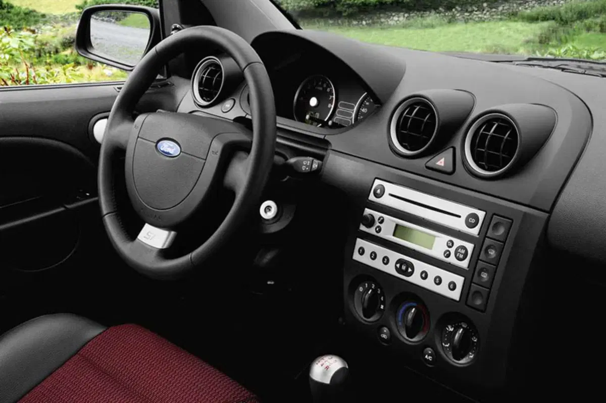 Ford Fiesta (2002-08) (22)