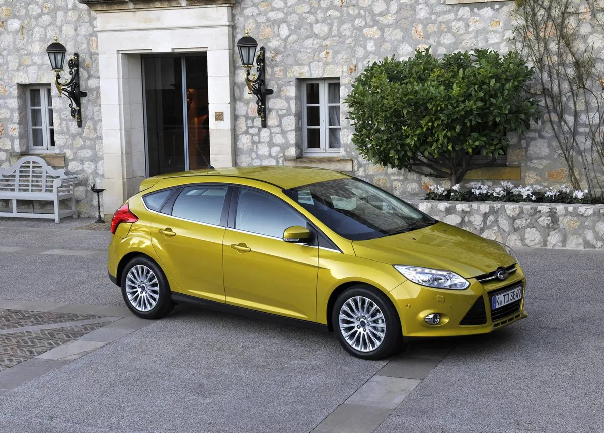 Ford Focus 1.6 120 CV GPL (6)