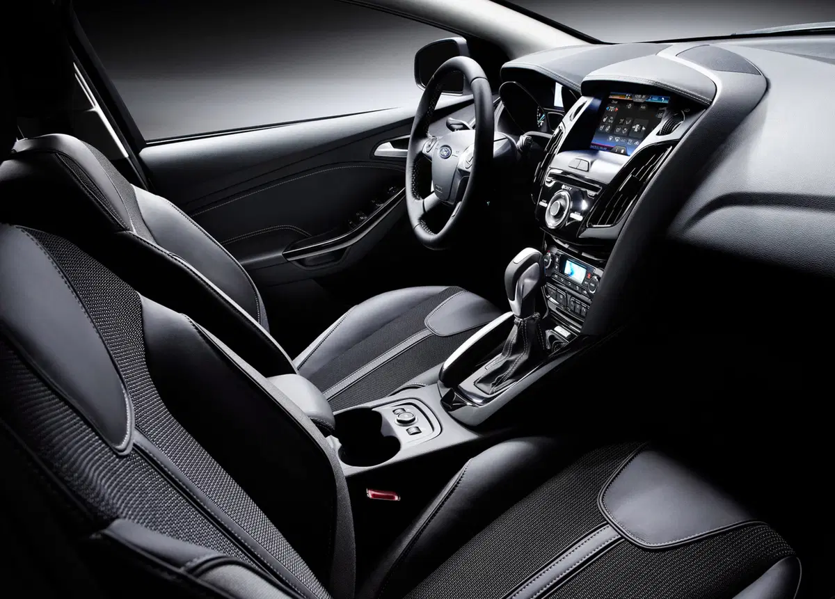 Ford Focus 1.6 120 CV GPL (11)