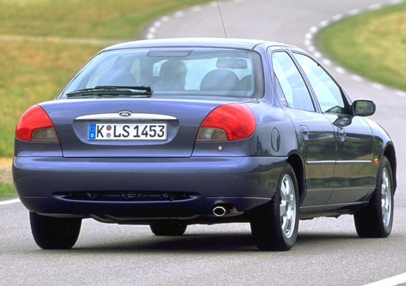 Ford Mondeo (1996-00) (3)