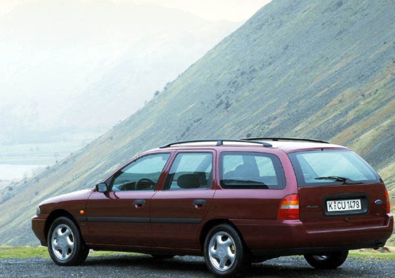 Ford Mondeo Station Wagon (1993-97) (2)