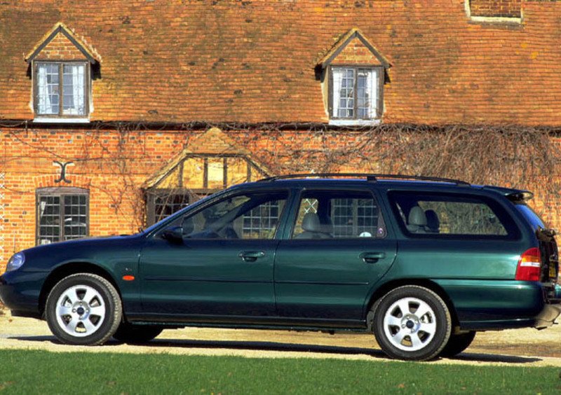 Ford Mondeo Station Wagon (1996-00) (2)