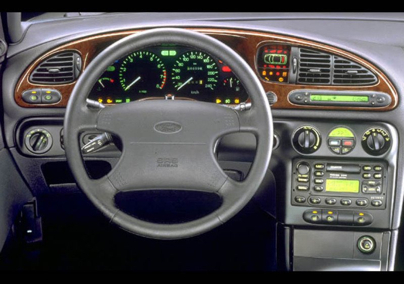Ford Mondeo Station Wagon (1996-00) (4)