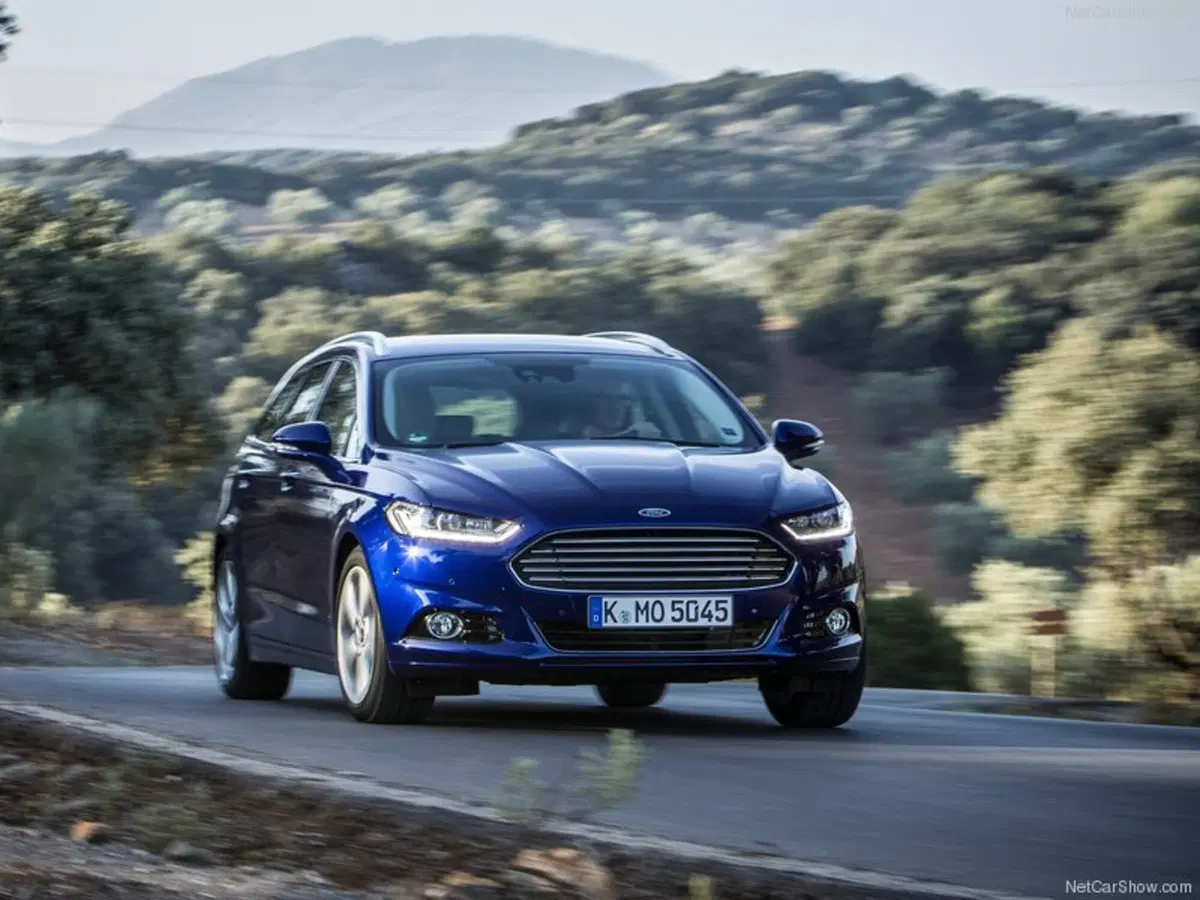 Ford Mondeo Station Wagon Full Hybrid 2.0 187 CV eCVT SW ST-Line Business (7)