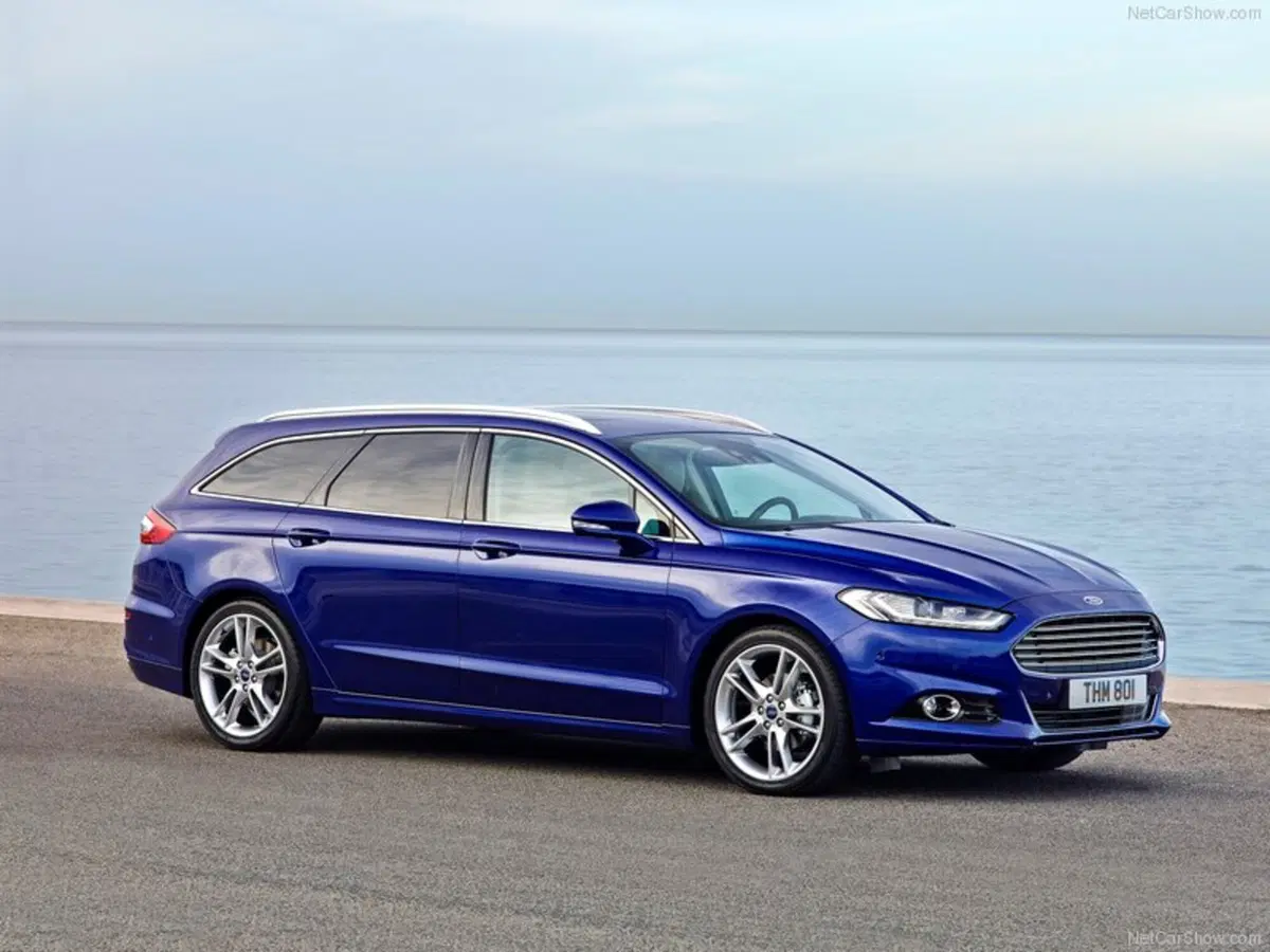 Ford Mondeo Station Wagon Full Hybrid 2.0 187 CV eCVT SW ST-Line Business (9)