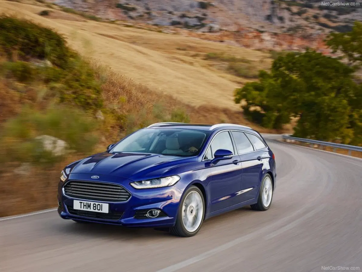 Ford Mondeo Station Wagon Full Hybrid 2.0 187 CV eCVT SW ST-Line Business (20)