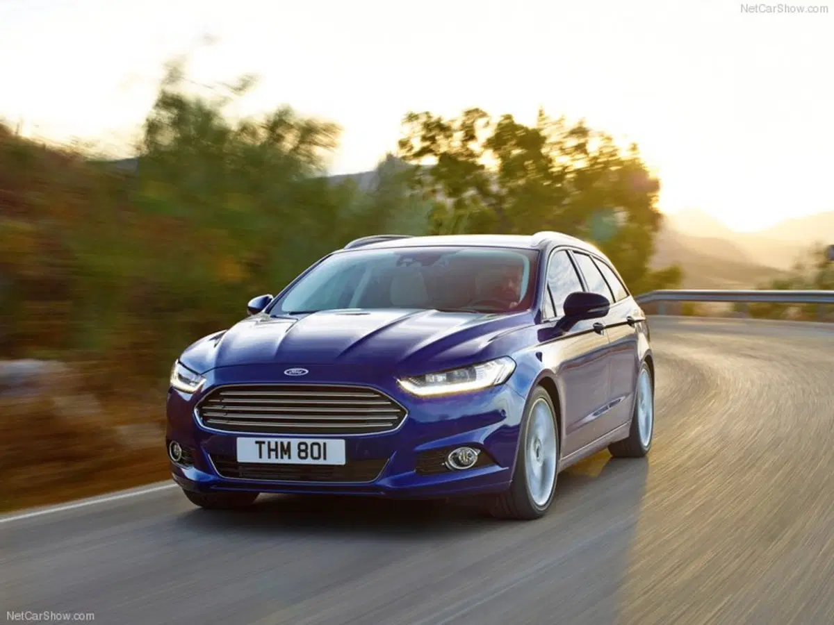 Ford Mondeo Station Wagon Full Hybrid 2.0 187 CV eCVT SW ST-Line Business (22)