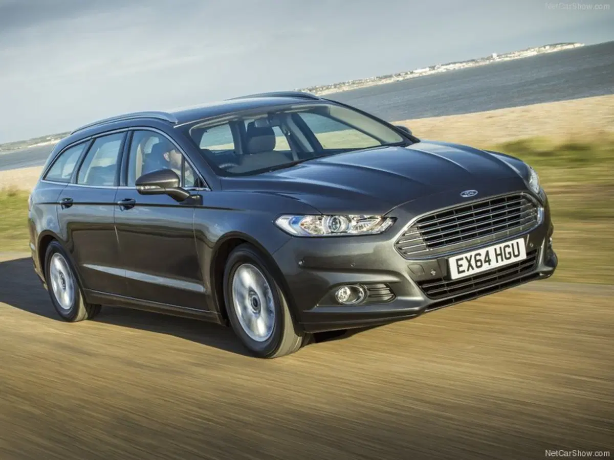 Ford Mondeo Station Wagon Full Hybrid 2.0 187 CV eCVT SW ST-Line Business (23)