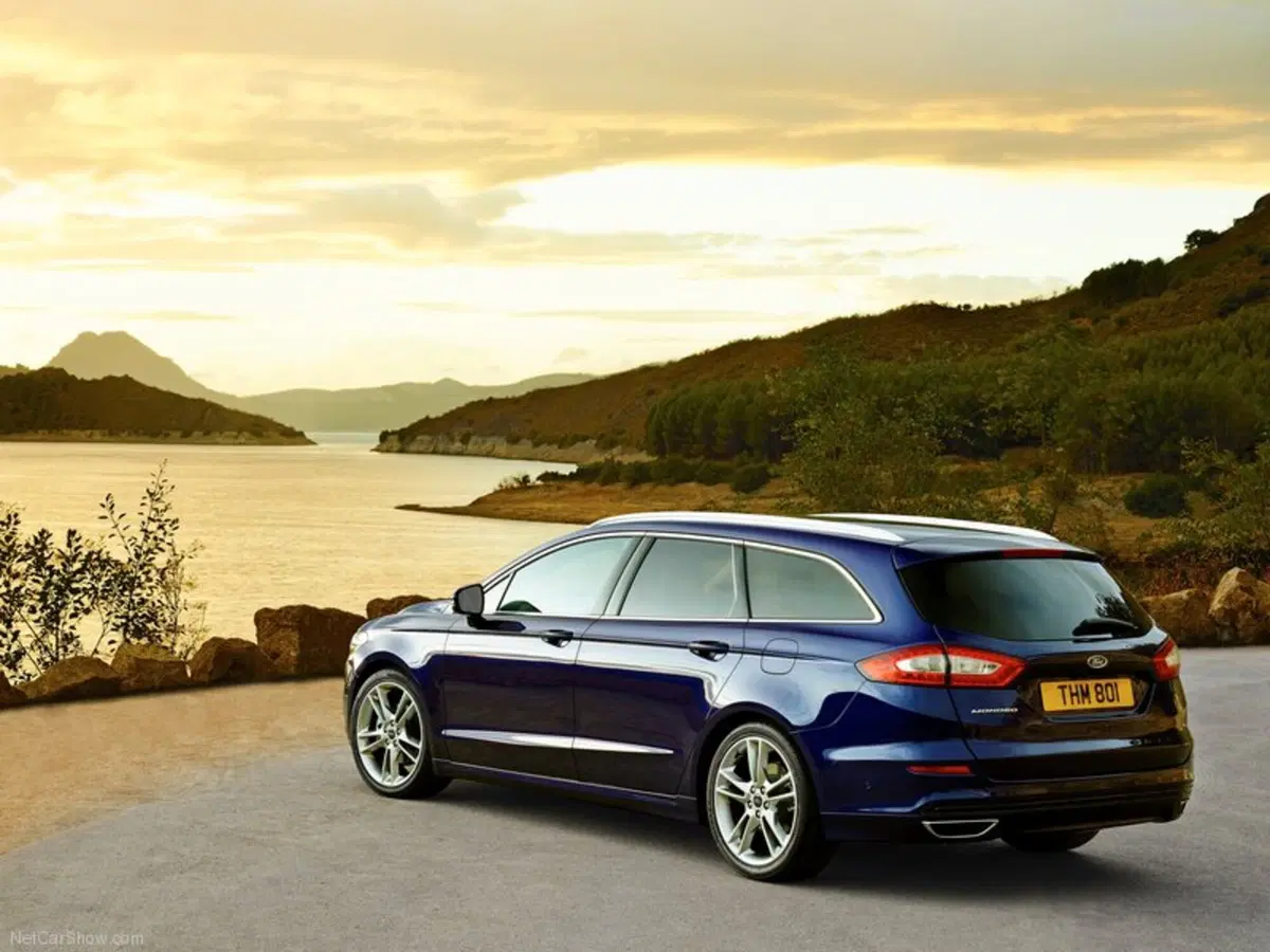 Ford Mondeo Station Wagon Full Hybrid 2.0 187 CV eCVT SW ST-Line Business (25)