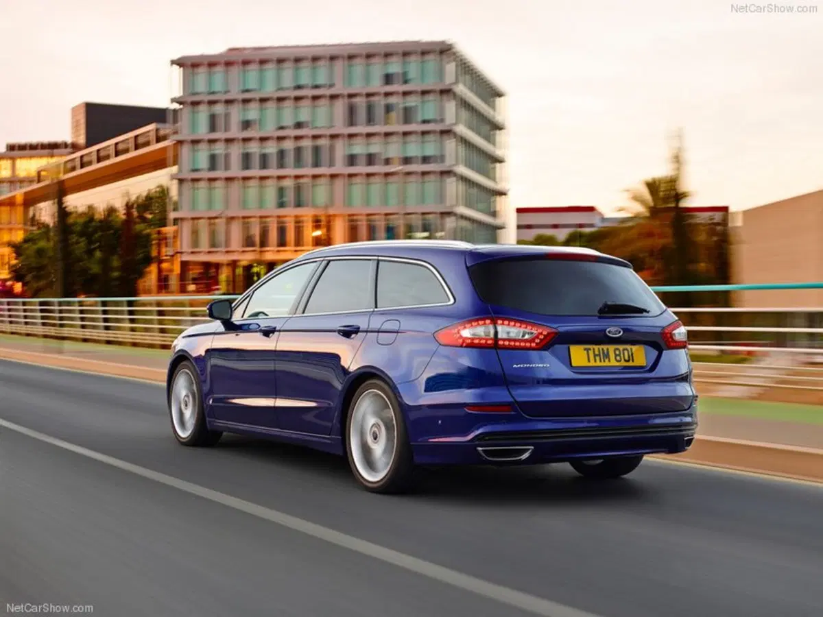 Ford Mondeo Station Wagon Full Hybrid 2.0 187 CV eCVT SW ST-Line Business (26)