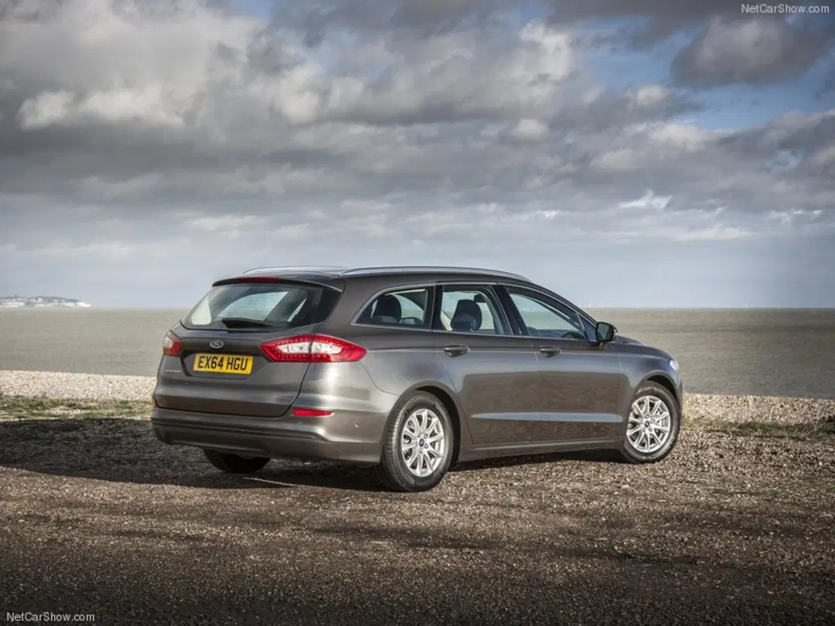 Ford Mondeo Station Wagon Full Hybrid 2.0 187 CV eCVT SW ST-Line Business (27)
