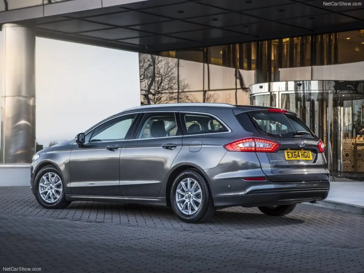 Ford Mondeo Station Wagon Full Hybrid 2.0 187 CV eCVT SW ST-Line Business (28)
