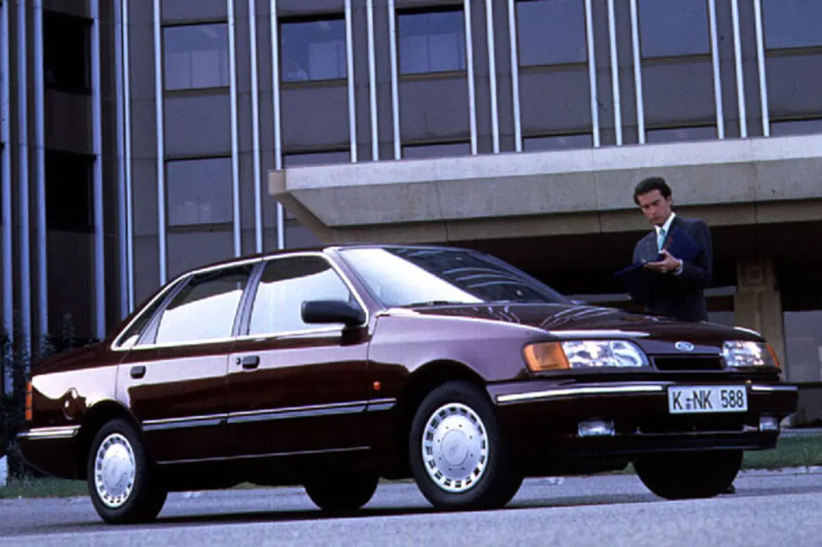 Ford Scorpio 2.0i 16V cat 4 porte Grand Luxe (3)