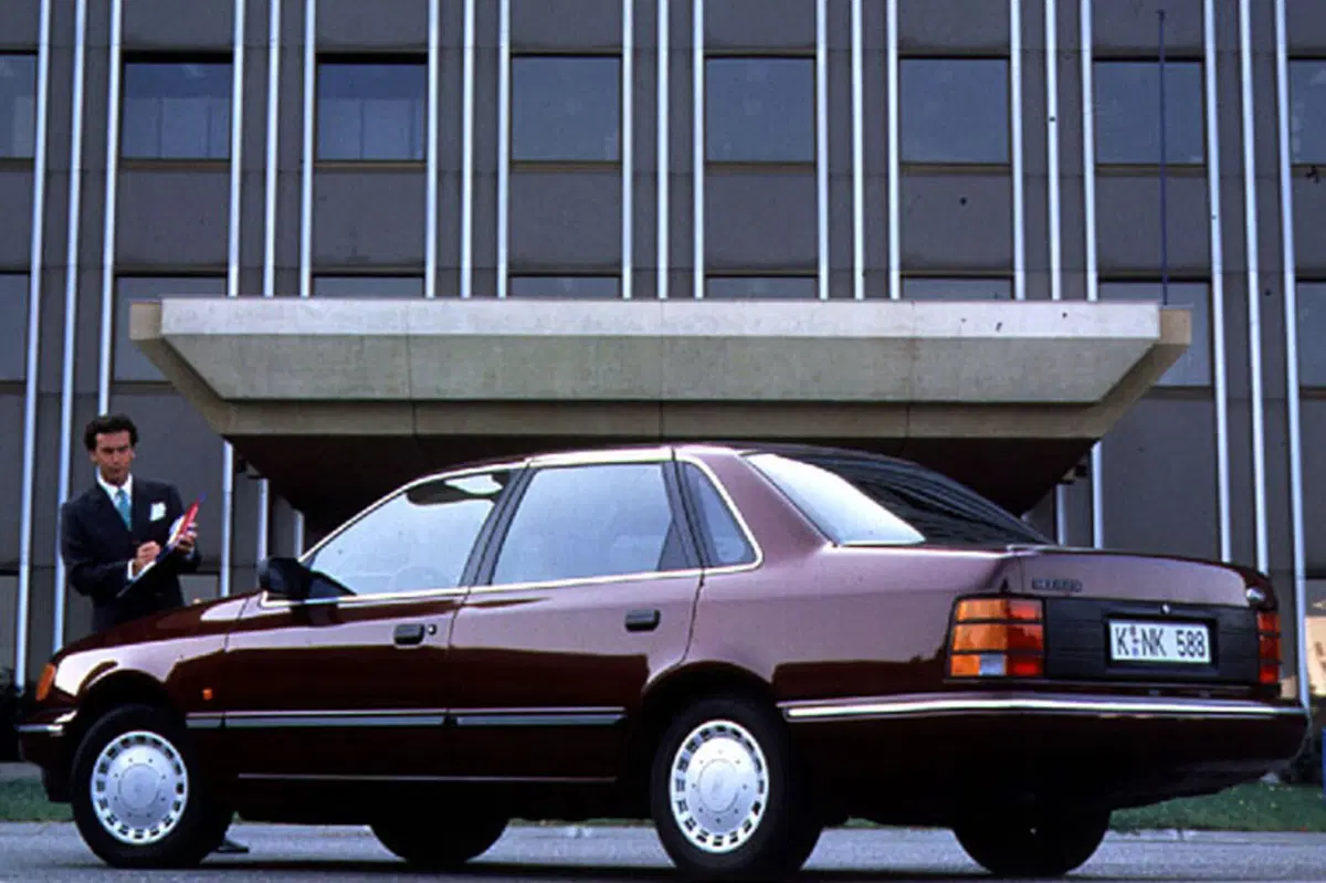 Ford Scorpio 2.0i 16V cat 4 porte Grand Luxe (4)