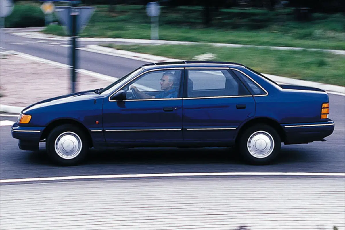 Ford Scorpio 2.0i 16V cat 4 porte Grand Luxe (5)