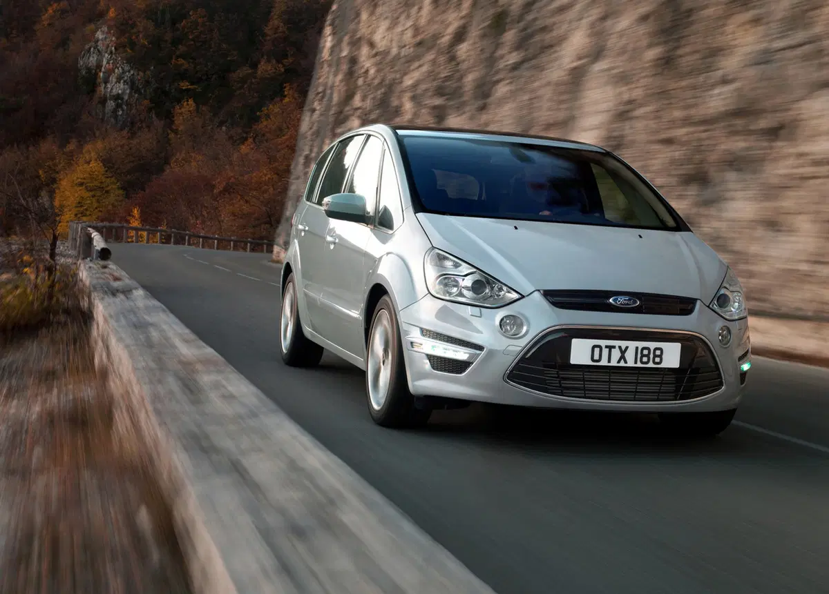 Ford S-Max 2.0 TDCi 140CV Titanium (6)
