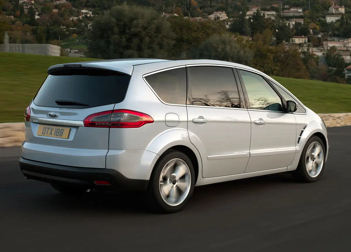 Ford S-Max 2.0 TDCi 140CV Titanium (9)