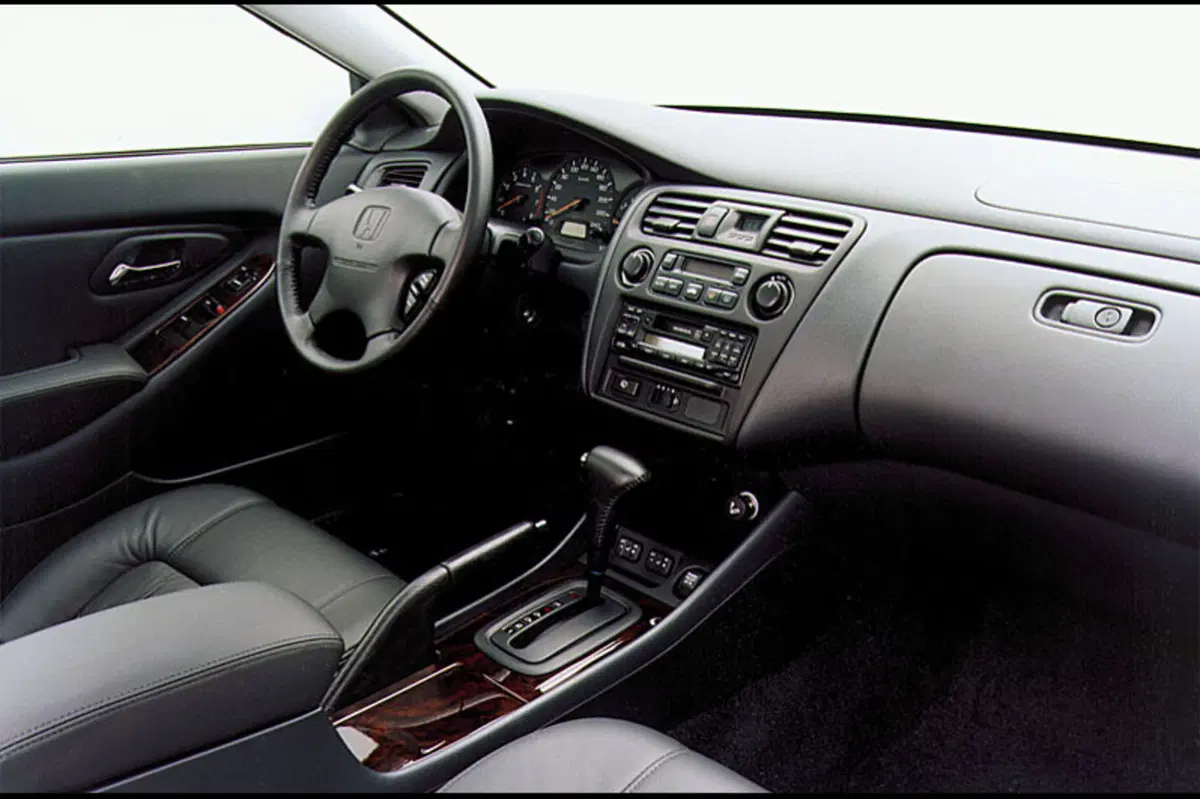 Honda Accord Coupé (1998-03) (4)