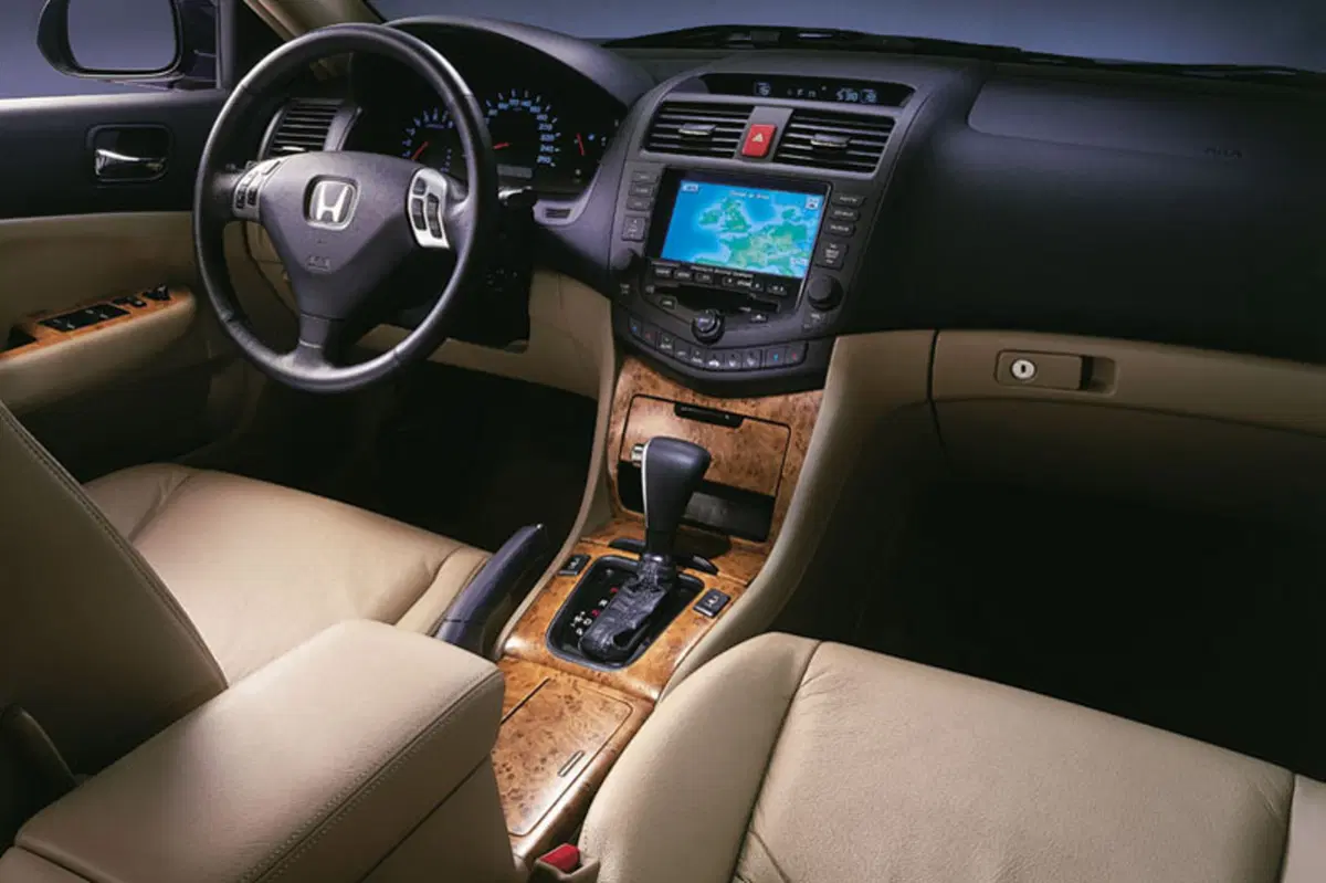 Honda Accord Station Wagon (2003-08) (9)