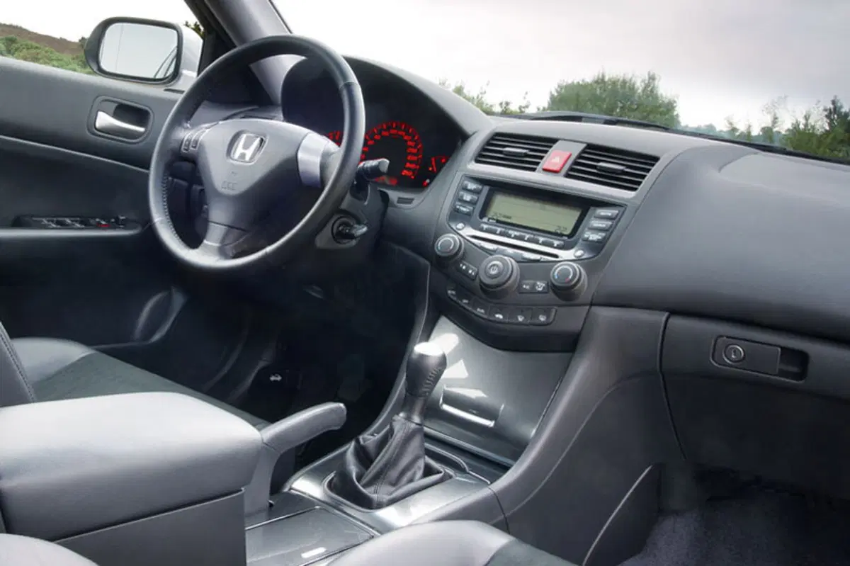 Honda Accord Station Wagon (2003-08) (10)