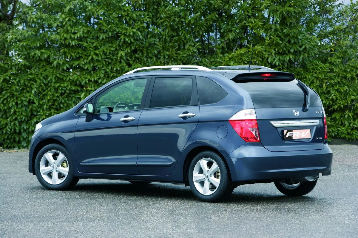Honda FR-V (2004-10) (4)
