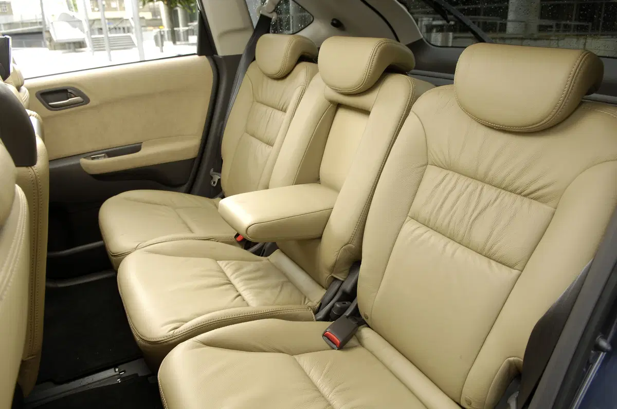Honda FR-V (2004-10) (16)