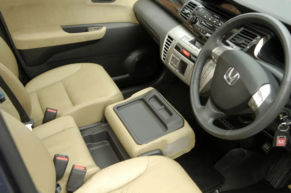 Honda FR-V (2004-10) (17)