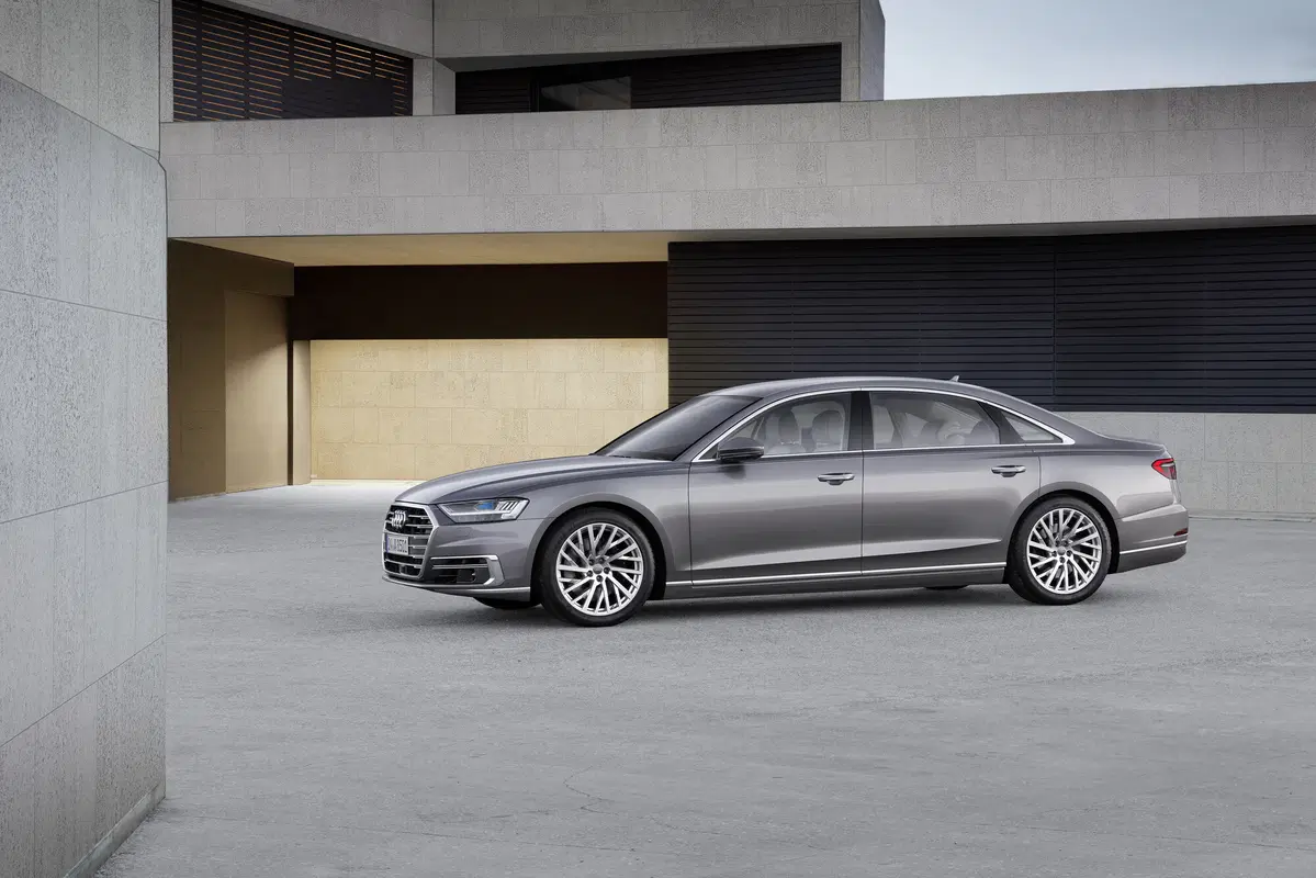 Audi A8, anche a passo lungo e con tecnologia AI piloted driving level 3 [Video]