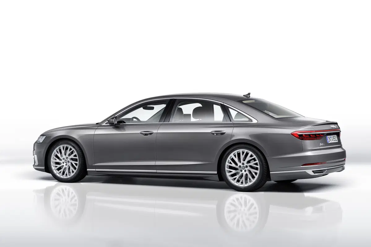 Audi A8, anche a passo lungo e con tecnologia AI piloted driving level 3 [Video] (12)