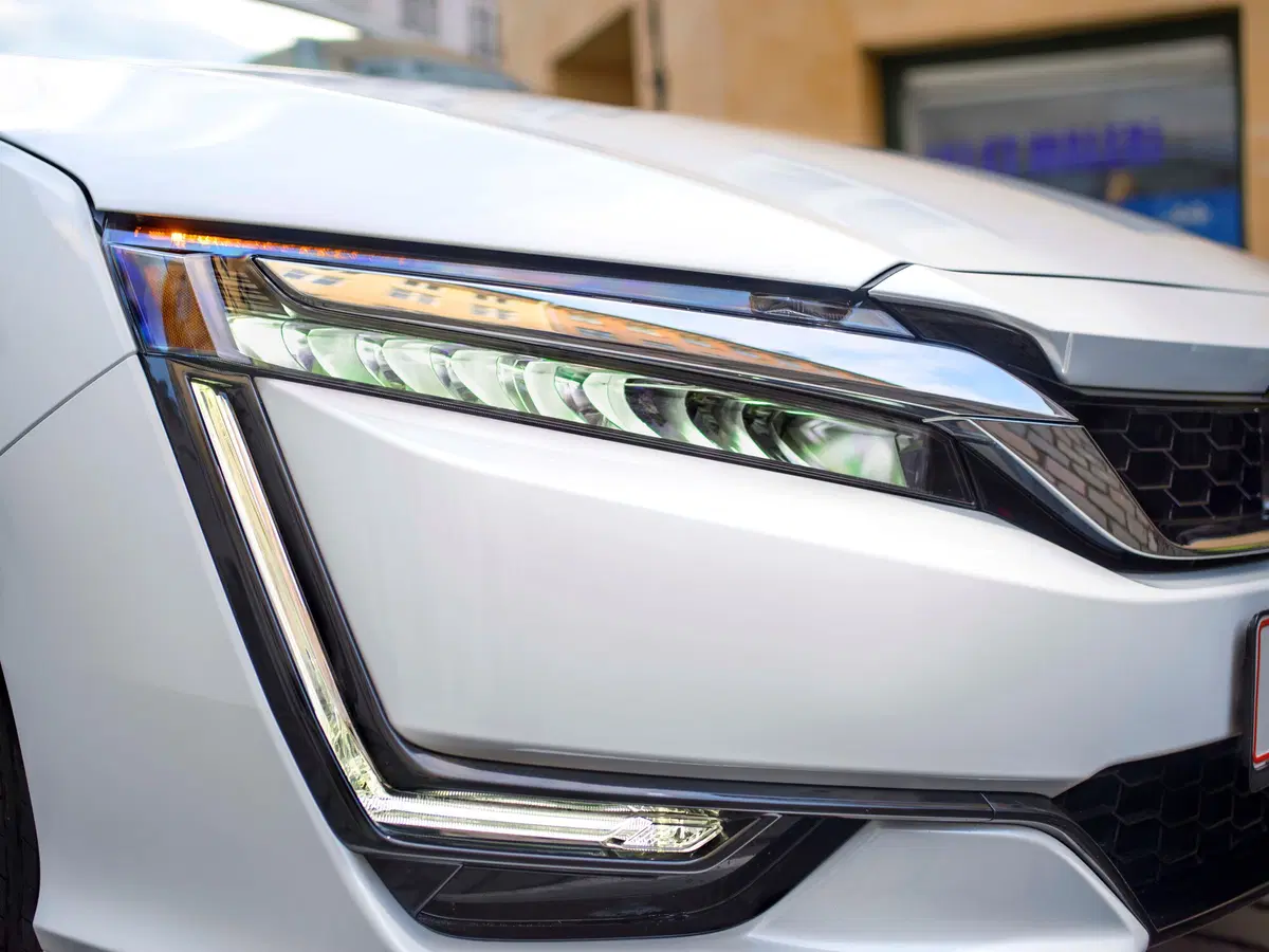 Honda FCX Clarity, l'auto ad idrogeno che emette solo acqua (17)